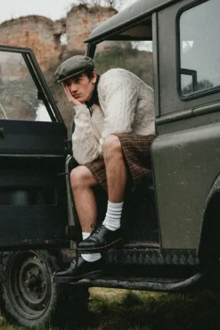 ANTIQUE CABLE KNIT SWEATER