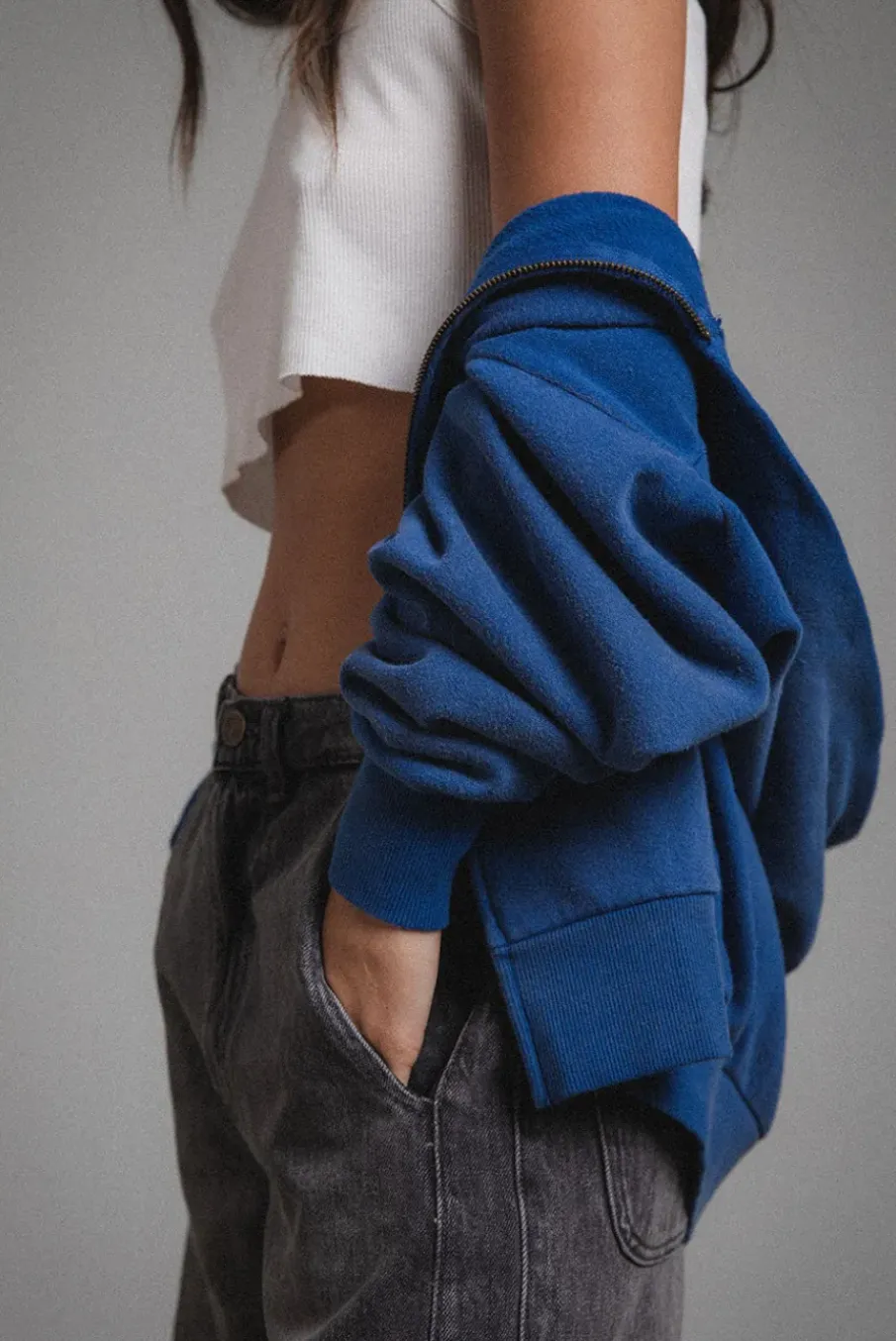 BEACHWOOD CROP HOODIE