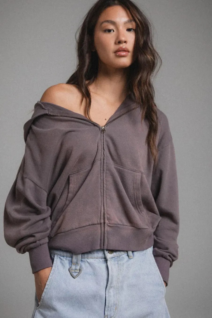 BEACHWOOD CROP HOODIE