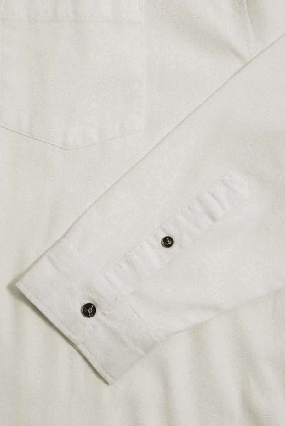 CLASSIC BUTTON UP