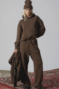 CORE STRAIGHT LEG SWEATPANT