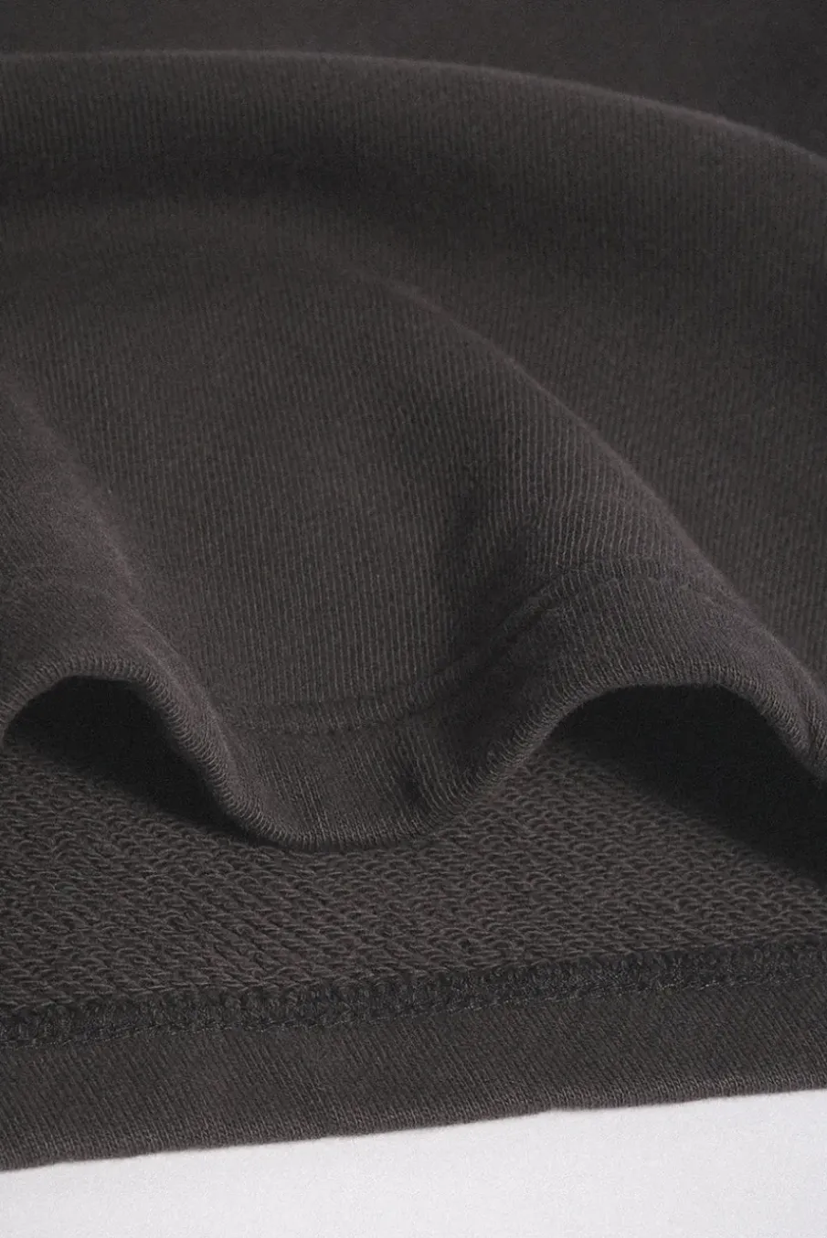 CORE SWEATSHORT