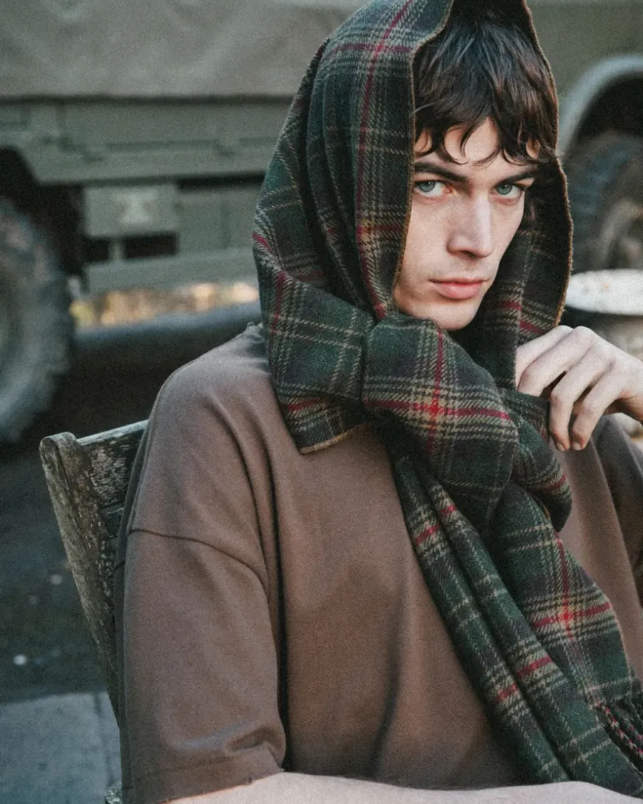 CREST SCARF