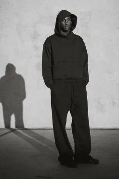 HEAVYWEIGHT HOODIE