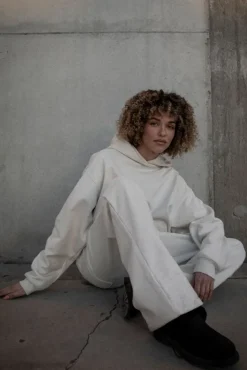 HEAVYWEIGHT HOODIE