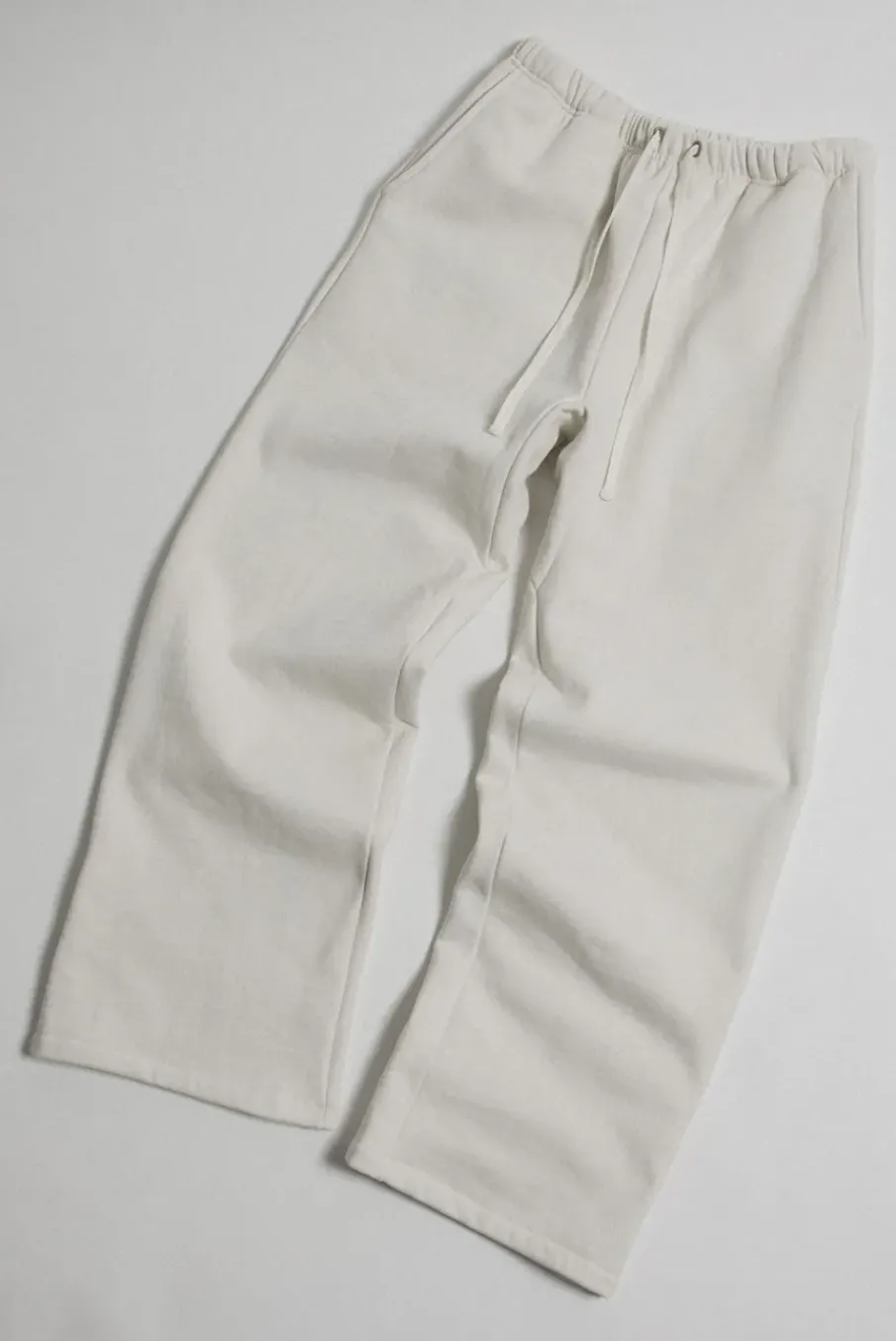 HEAVYWEIGHT STRAIGHT SWEATPANT