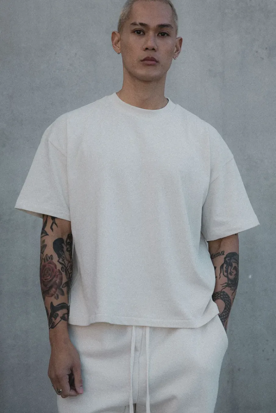HEAVYWEIGHT TEE