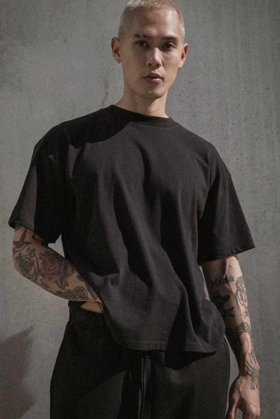 HEAVYWEIGHT TEE