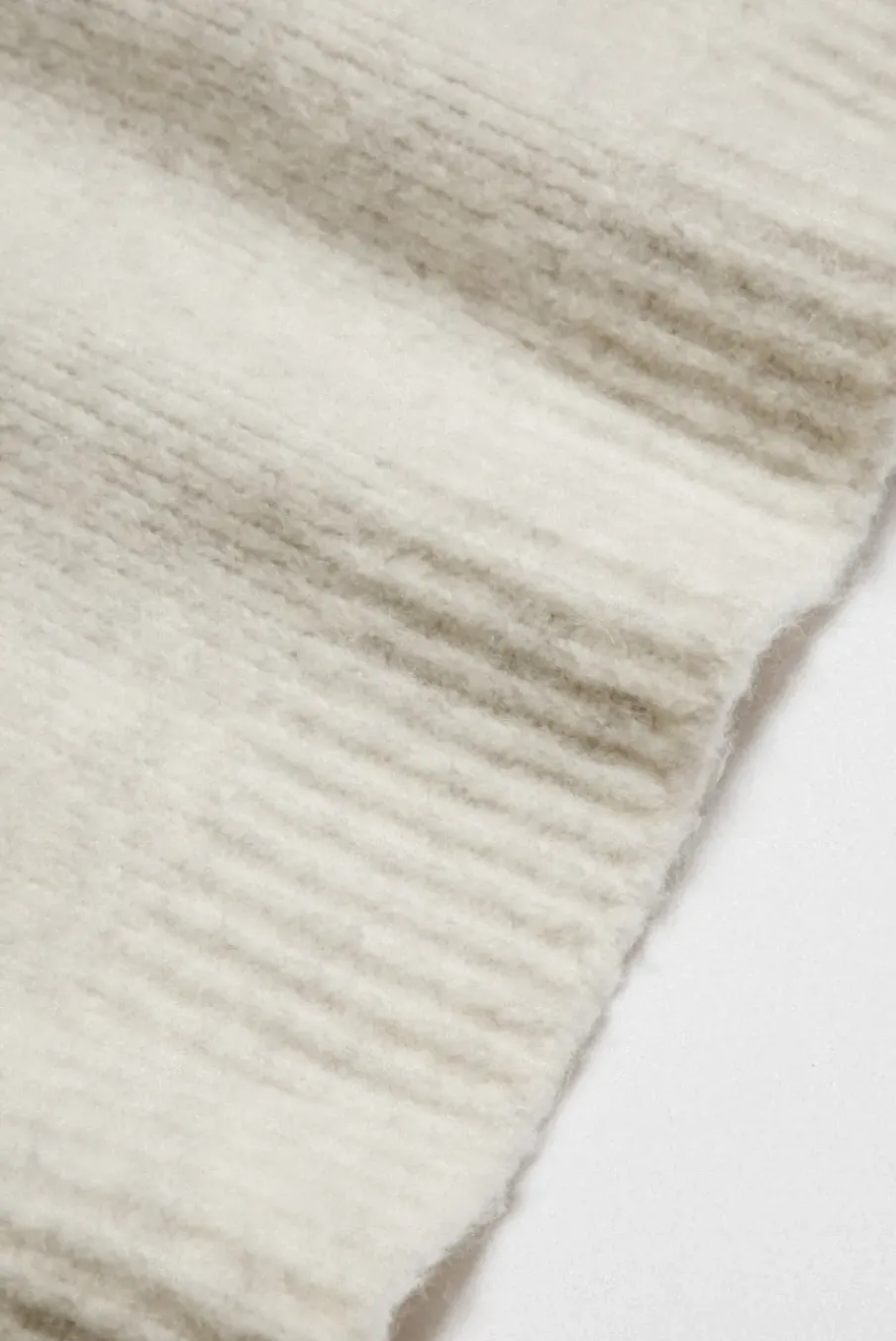 KNIT CREWNECK SWEATER