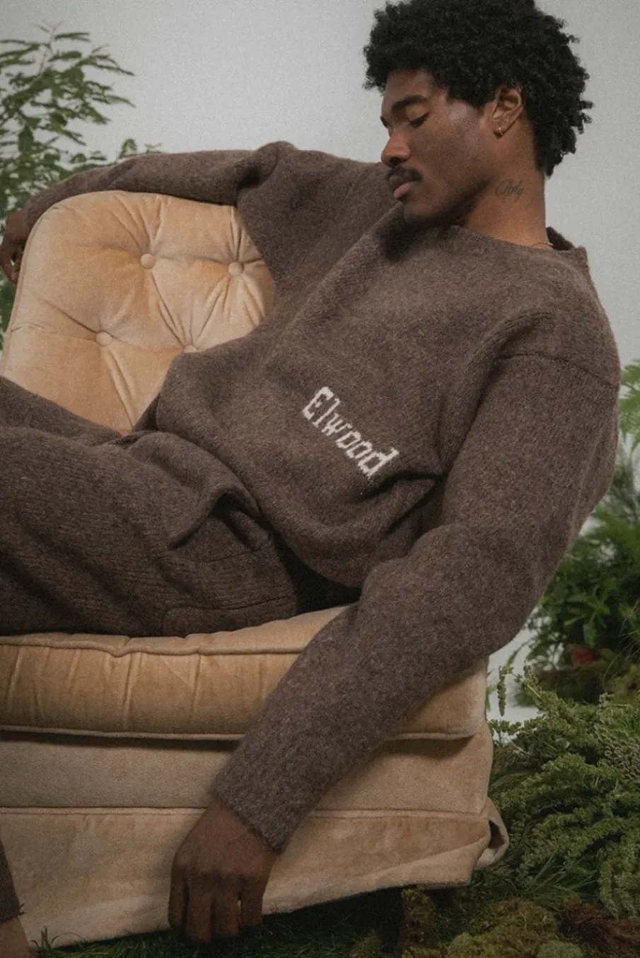 KNIT CREWNECK SWEATER