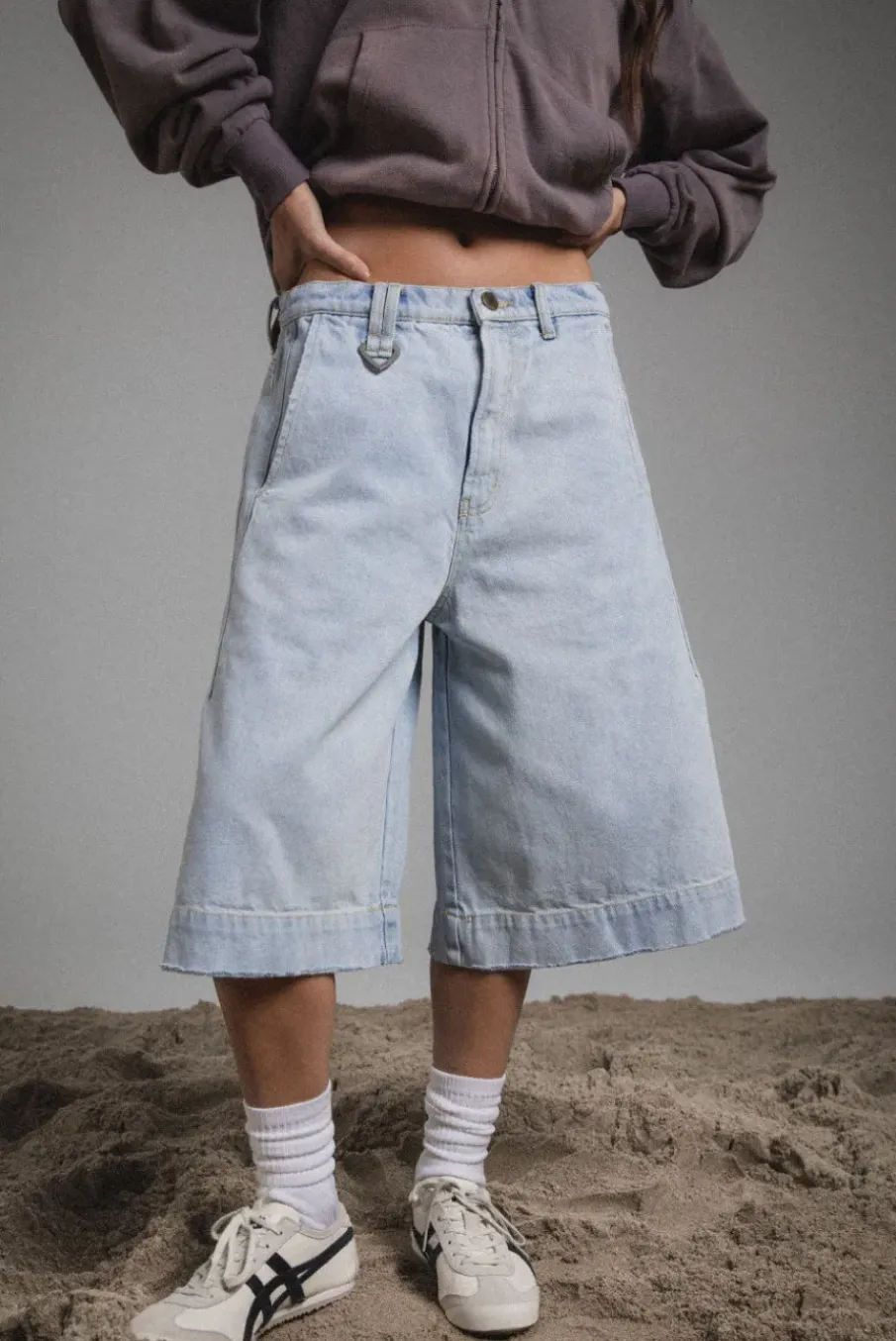 TRAPEZOID SHORT