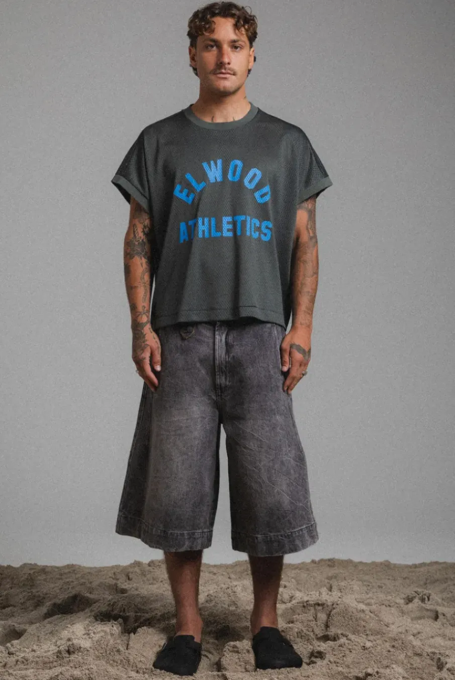 TRAPEZOID SHORT